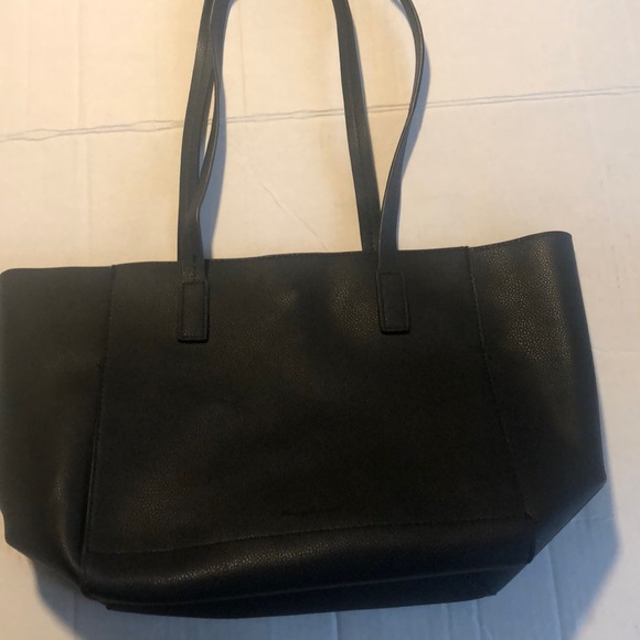 Tommy Bahama Handbags - Tommy Bahama Tote